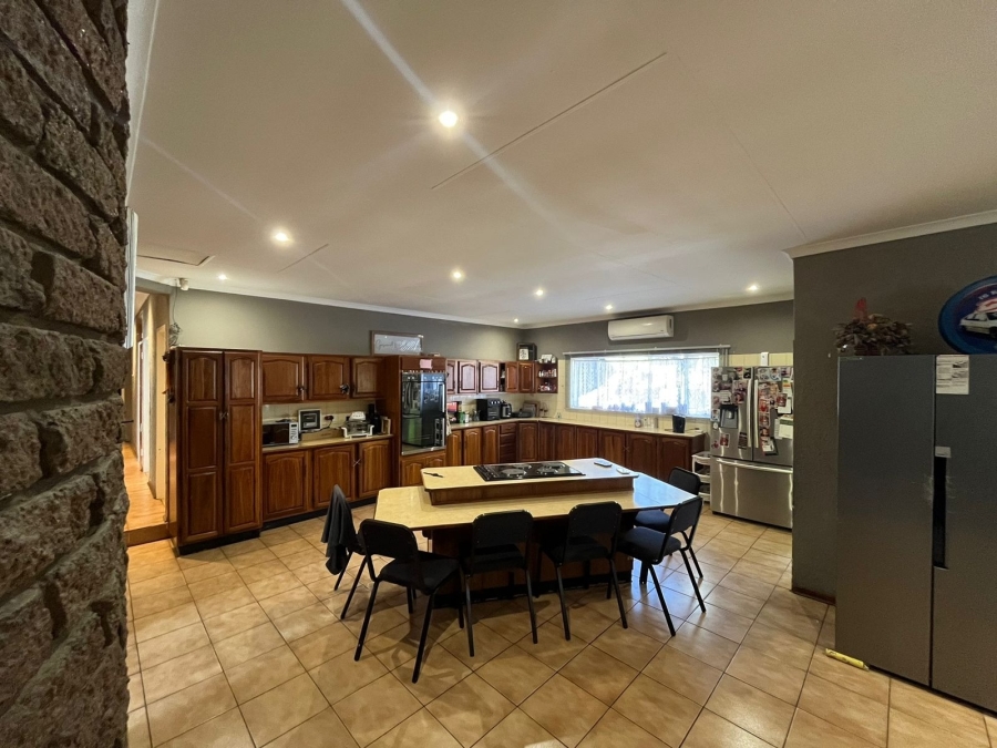 To Let 3 Bedroom Property for Rent in Safari Gardens North West